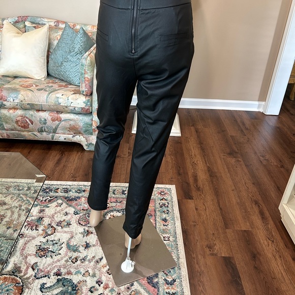FUN & SEXY SLACKS IN EXCELLENT CONDITION - Picture 5 of 9
